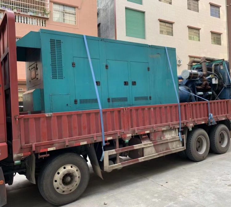万山如何在不同负载率下确保 400KW 柴油发电机组的正常运行？